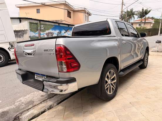 TOYOTA-HILUX-2.7 SRV 4X2 CD 16V FLEX 4P AUTOMÁTICO TOYOTA-HILUX-2018