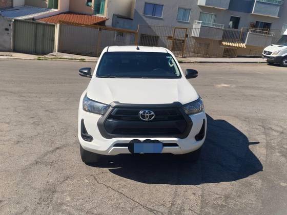 TOYOTA HILUX 2.8 D-4D TURBO DIESEL CD POWER PACK 4X4 MANUAL