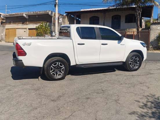 TOYOTA-HILUX-2.8 D-4D TURBO DIESEL CD POWER PACK 4X4 MANUAL TOYOTA-HILUX-2022