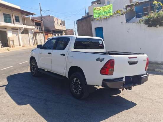 TOYOTA-HILUX-2.8 D-4D TURBO DIESEL CD POWER PACK 4X4 MANUAL TOYOTA-HILUX-2022