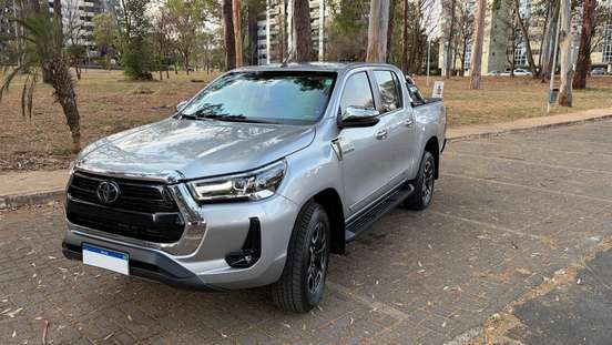 TOYOTA-HILUX-2021