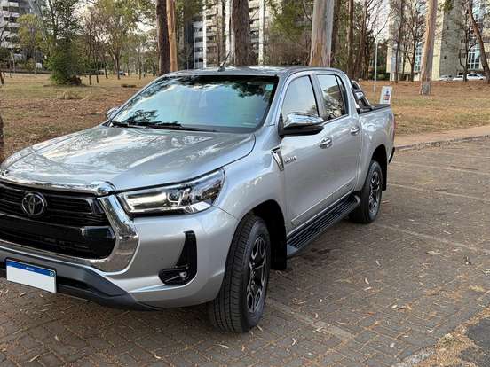 TOYOTA-HILUX-2.8 D-4D TURBO DIESEL CD SRX 4X4 AUTOMÁTICO TOYOTA-HILUX-2021
