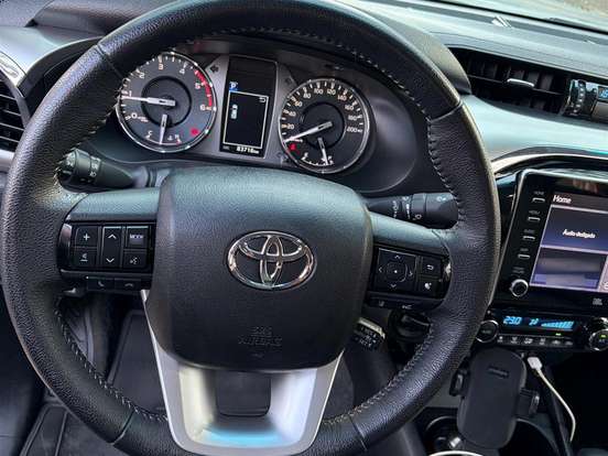 TOYOTA-HILUX-2.8 D-4D TURBO DIESEL CD SRX 4X4 AUTOMÁTICO TOYOTA-HILUX-2021
