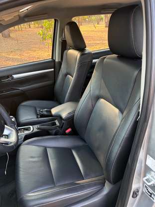 TOYOTA-HILUX-2021