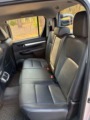 TOYOTA-HILUX-2.8 D-4D TURBO DIESEL CD SRX 4X4 AUTOMÁTICO TOYOTA-HILUX-2021