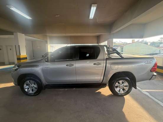 TOYOTA-HILUX-2.8 SRV 4X4 CD 16V DIESEL 4P AUTOMÁTICO TOYOTA-HILUX-2017