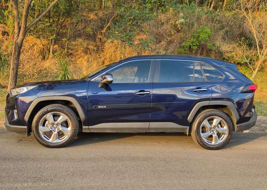 TOYOTA-RAV4-2020