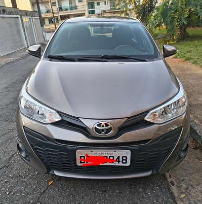 TOYOTA-YARIS-2019