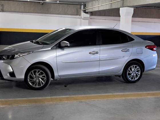 TOYOTA YARIS 1.5 16V FLEX SEDAN XS CONNECT MULTIDRIVE