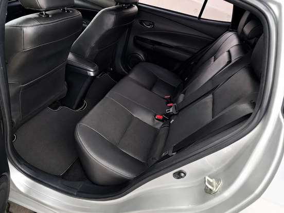 TOYOTA-YARIS-2019