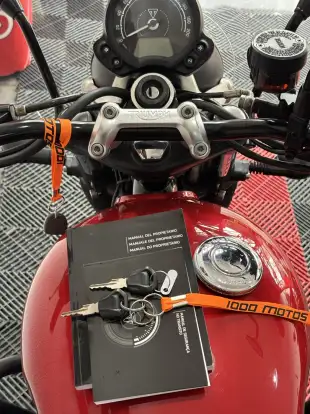 TRIUMPH-STREET TWIN-2020