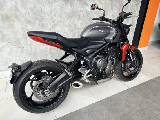 TRIUMPH-TRIDENT 660-2023