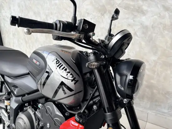TRIUMPH-TRIDENT 660-2023