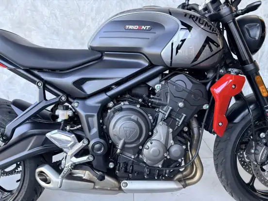 TRIUMPH-TRIDENT 660-2023