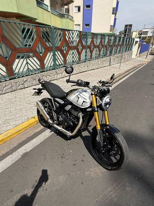 TRIUMPH SPEED 400 