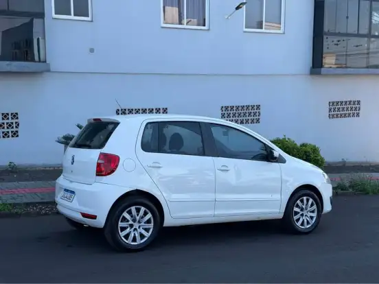 VOLKSWAGEN-FOX-2012