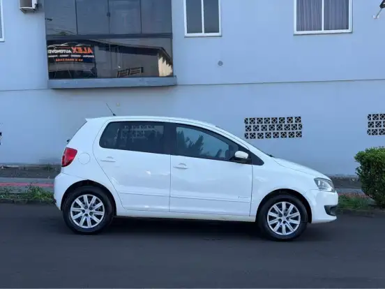 VOLKSWAGEN-FOX-1.0 MI 8V FLEX 4P MANUAL VOLKSWAGEN-FOX-2012