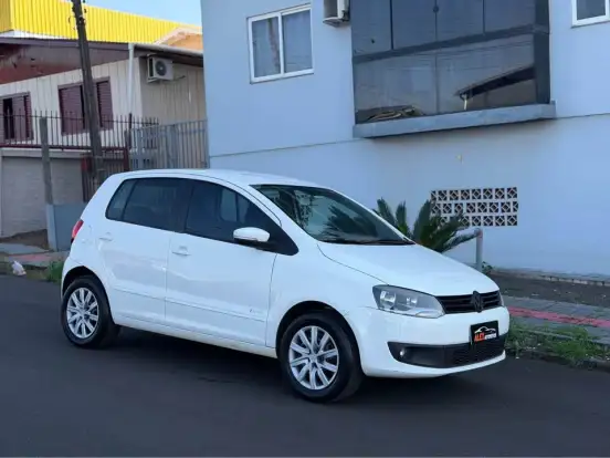 VOLKSWAGEN-FOX-2012