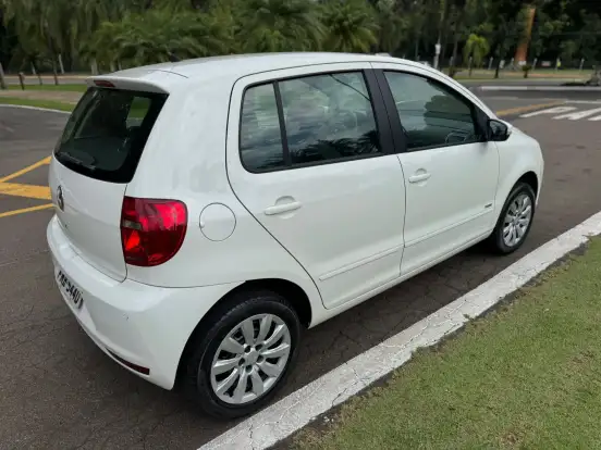 VOLKSWAGEN-FOX-1.0 MI 8V FLEX 4P MANUAL VOLKSWAGEN-FOX-2013