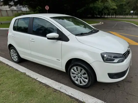 VOLKSWAGEN-FOX-1.0 MI 8V FLEX 4P MANUAL VOLKSWAGEN-FOX-2013
