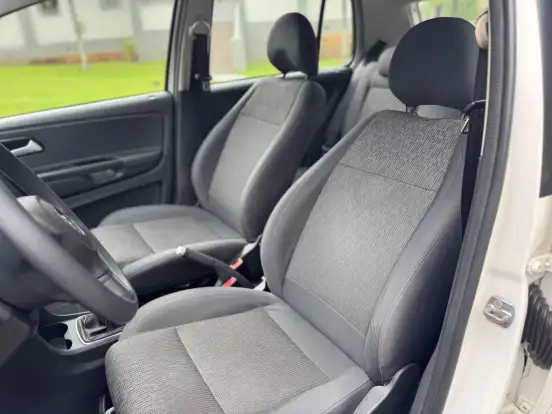 VOLKSWAGEN-FOX-2013