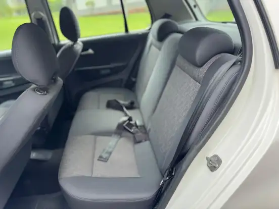 VOLKSWAGEN-FOX-2013
