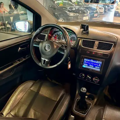 VOLKSWAGEN-FOX-2011