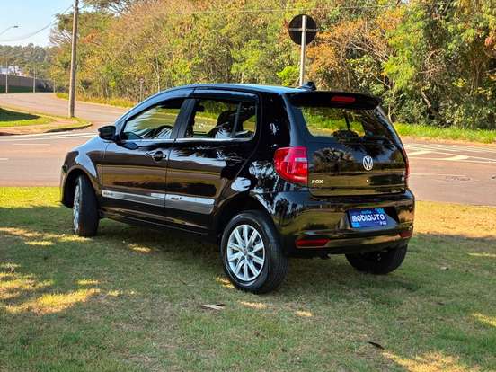 VOLKSWAGEN-FOX-2014