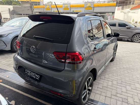VOLKSWAGEN-FOX-2021