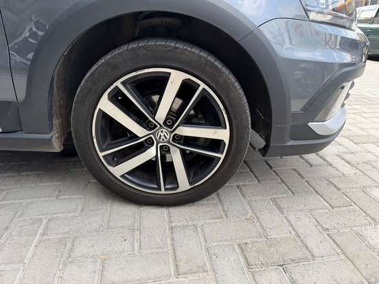 VOLKSWAGEN-FOX-2021