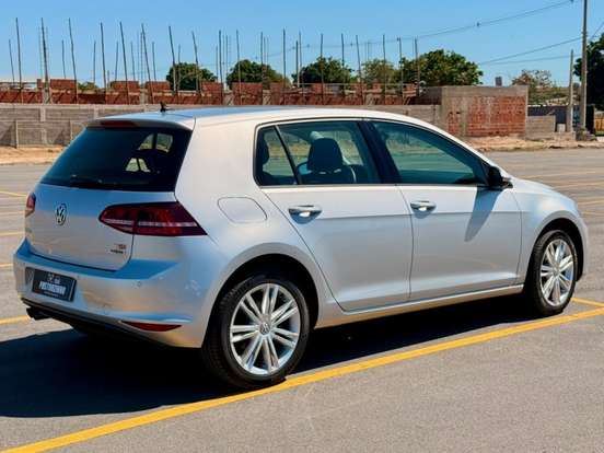 VOLKSWAGEN-GOLF-1.4 TSI HIGHLINE 16V GASOLINA 4P AUTOMÁTICO VOLKSWAGEN-GOLF-2014