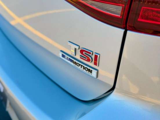 VOLKSWAGEN-GOLF-2014