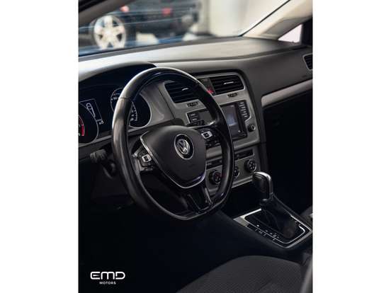 VOLKSWAGEN-GOLF-2017