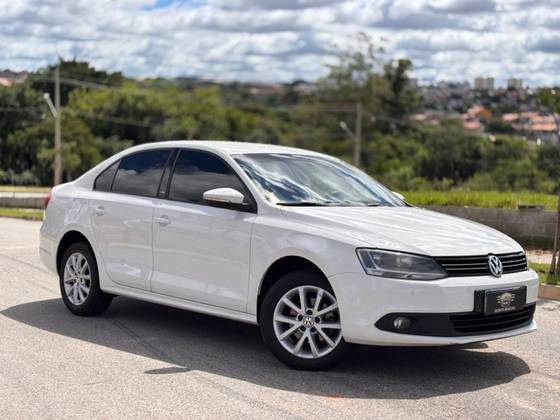 VOLKSWAGEN JETTA 2.0 COMFORTLINE FLEX 4P TIPTRONIC