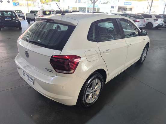 VOLKSWAGEN-POLO-2018