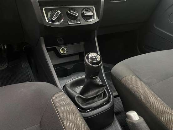VOLKSWAGEN-SAVEIRO-2023