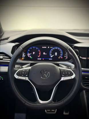 VOLKSWAGEN-TAOS-2021