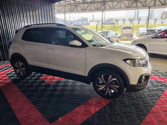 VOLKSWAGEN-T-CROSS-1.0 200 TSI TOTAL FLEX AUTOMÁTICO VOLKSWAGEN-T-CROSS-2023
