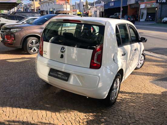 VOLKSWAGEN-UP-2015
