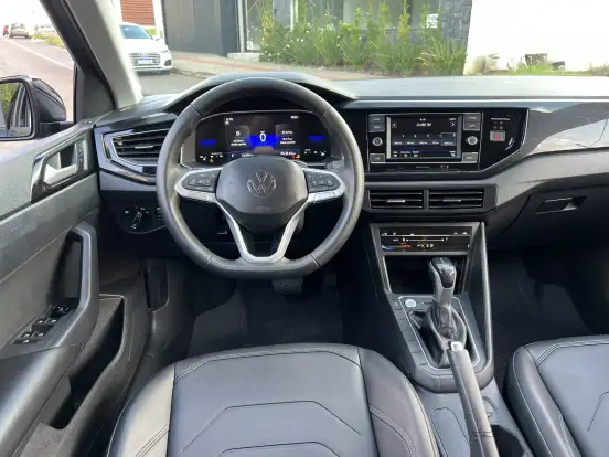VOLKSWAGEN-VIRTUS-2023