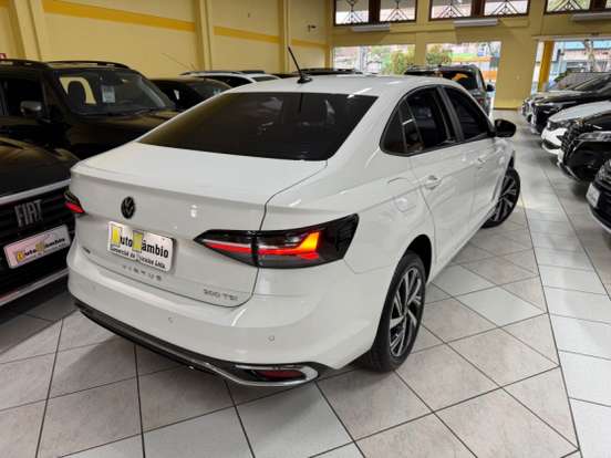 VOLKSWAGEN-VIRTUS-2024