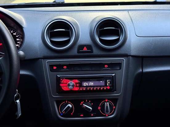 VOLKSWAGEN-VOYAGE-2013