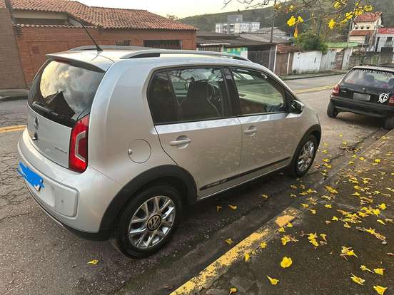 VOLKSWAGEN-CROSS UP-1.0 MPI 12V FLEX 4P AUTOMATIZADO VOLKSWAGEN-CROSS UP-2016
