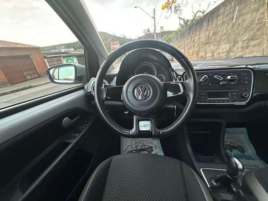 VOLKSWAGEN-CROSS UP-2016