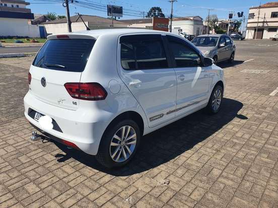VOLKSWAGEN-FOX-2017