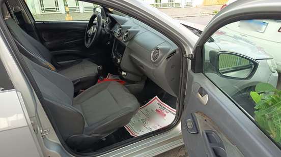 VOLKSWAGEN-GOL-2012