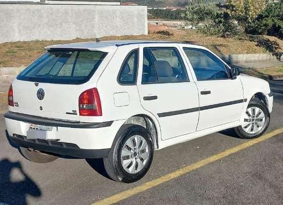VOLKSWAGEN-GOL-2004