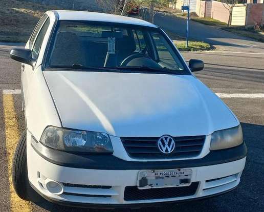 VOLKSWAGEN-GOL-2004