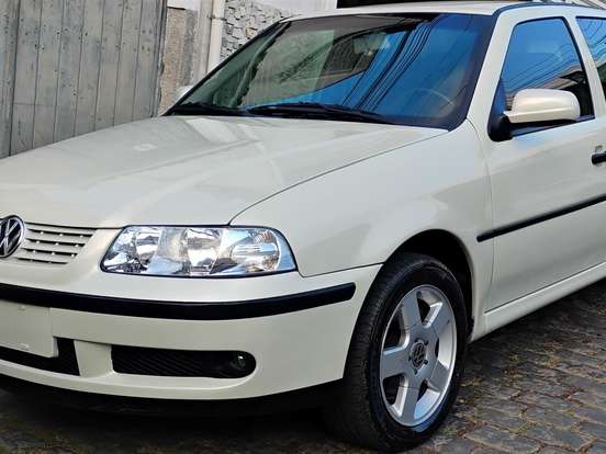 VOLKSWAGEN-GOL-2.0 MI 8V GASOLINA 4P MANUAL VOLKSWAGEN-GOL-2000