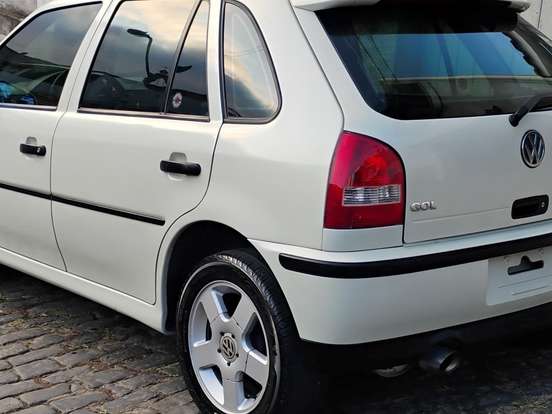 VOLKSWAGEN-GOL-2.0 MI 8V GASOLINA 4P MANUAL VOLKSWAGEN-GOL-2000